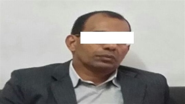 مسئول يستغل منصبه