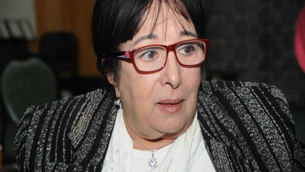 سميرة عبدالعزيز