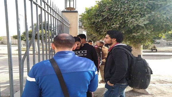 الأمن يمنع الصحفيين