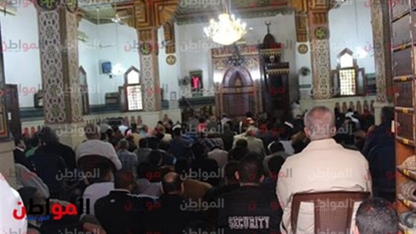 صلاة الجمعة بمسجد