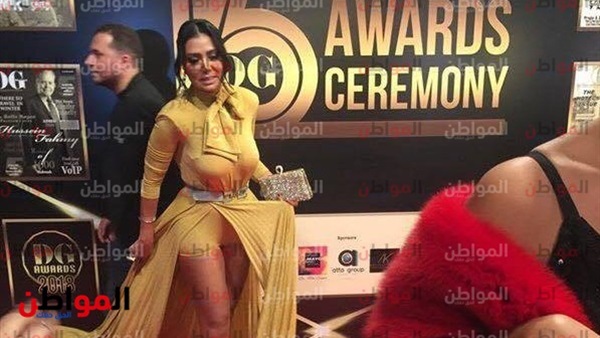 فستان رانيا يوسف
