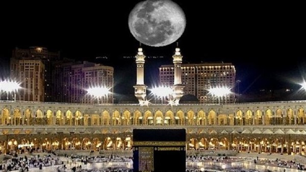 تعامد القمر مع الكعبة
