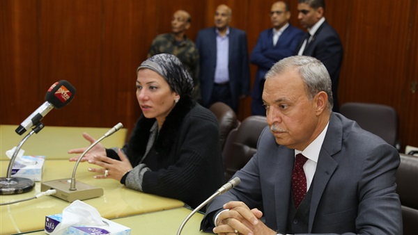 محافظ قنا