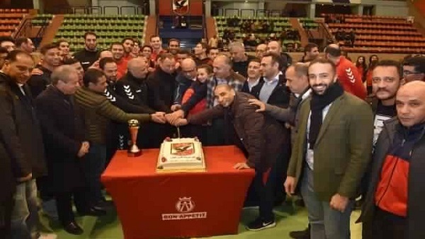 الأهلي يُكرم أبطال