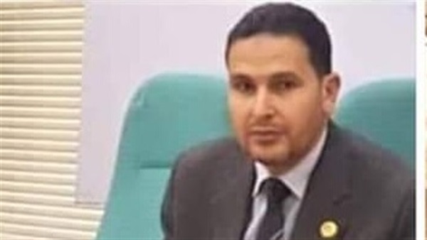 الدكتور نبيل بكير