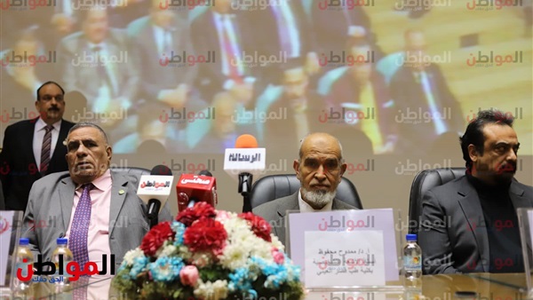 العاملين بالصحة وتكريم