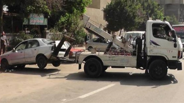 سيارة ودراجة بخارية