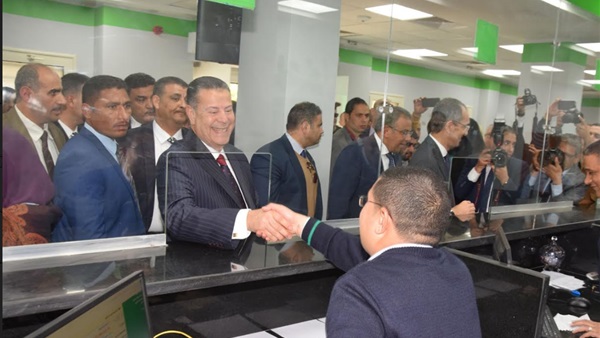 محافظ بني سويف ووزير
