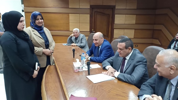 محافظ البحيرة