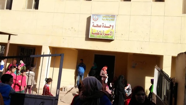 قافلة علاجية بقرية