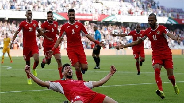 الأردن تهزم حامل