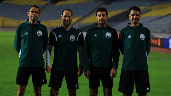 طاقم تحكيم مباراة