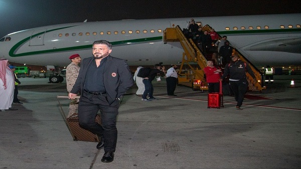 لاعبو ميلان يصلون