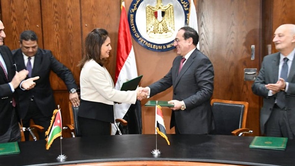 طارق الملا ونظيرته
