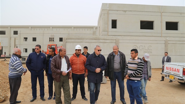 محافظ قنا