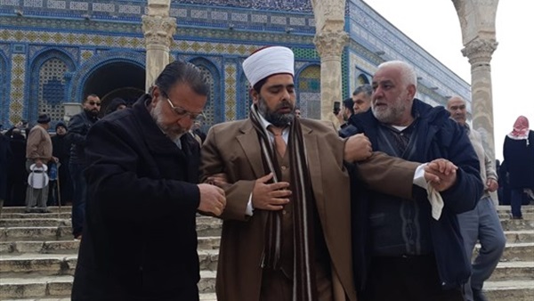 ضرب إمام المسجد الأقصى