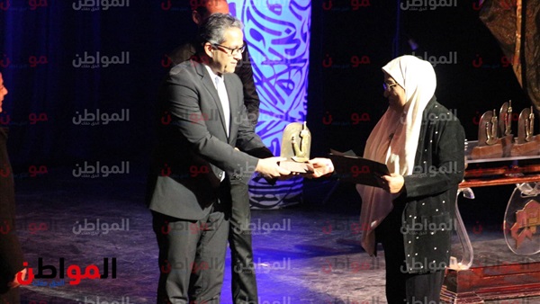 وزير الأثار يكرم