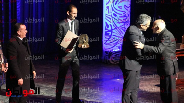وزير الآثار يكرم