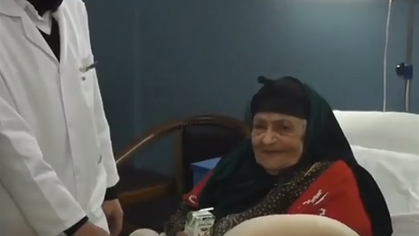 سيدة مسنة