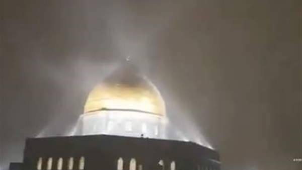 السماء تزين فلسطين
