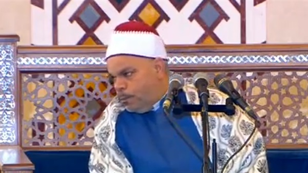 صلاة الجمعة بمسجد