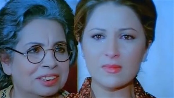 امرأة في مشهد