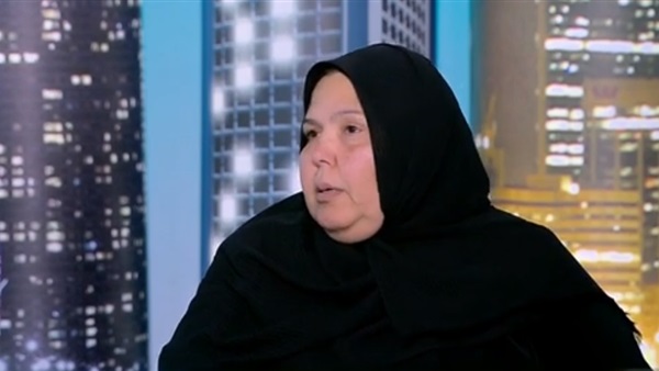 والدة الشهيد النقيب