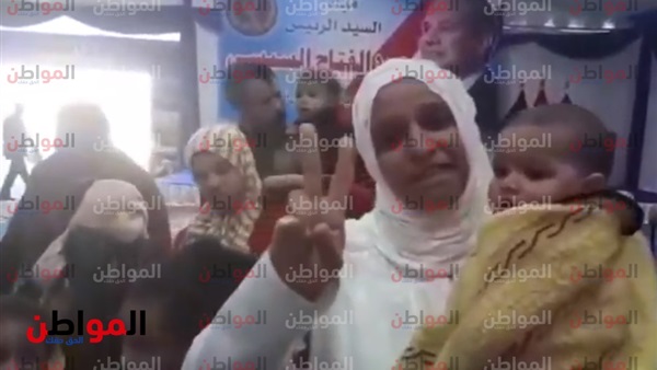 غارمة مفرج عنها تشير