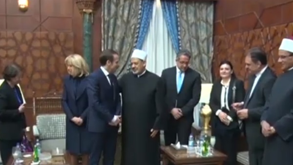 الرئيس الفرنسي وشيخ