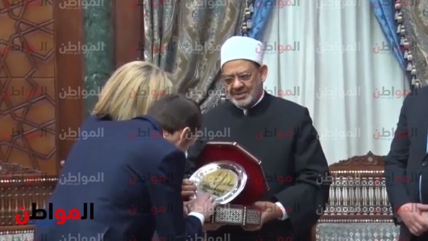 الطيب وماكرون