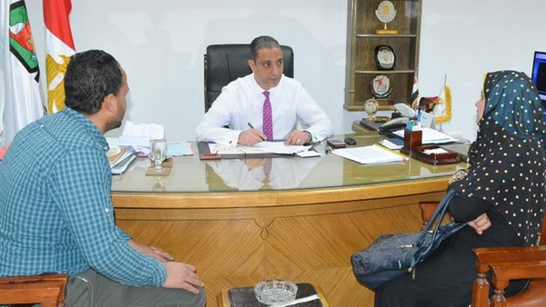 محافظ سوهاج يبحث