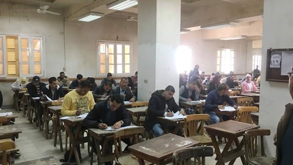 بدء امتحانات التعليم