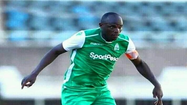 دينيس أوليتش لاعب