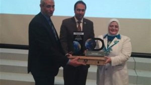تكريم وكيل وزارة