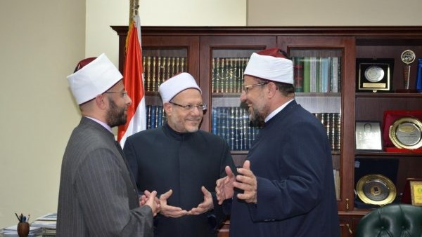 اجتماع ثلاثي بين