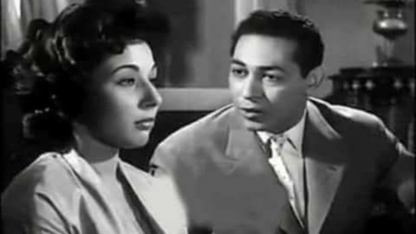 امرأة فى مشهد