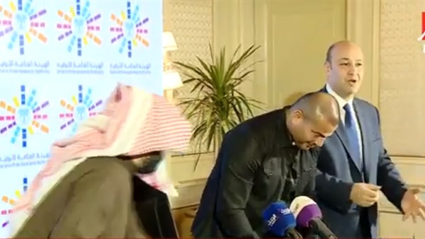 الإعلامي عمرو أديب
