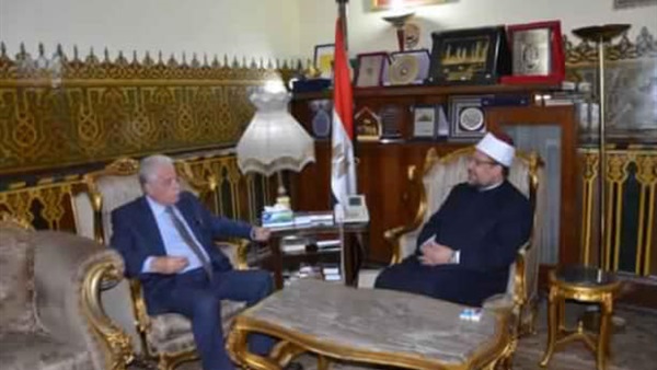 تفاصيل زيارة وزير