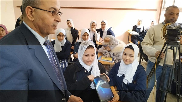 توزيع التابلت التعليمي