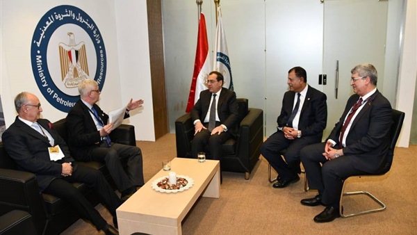 الملا يلتقي رؤساء