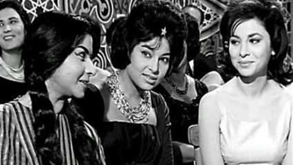 امرأة في مشهد