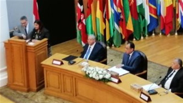 رئيس الوزراء اجتماع
