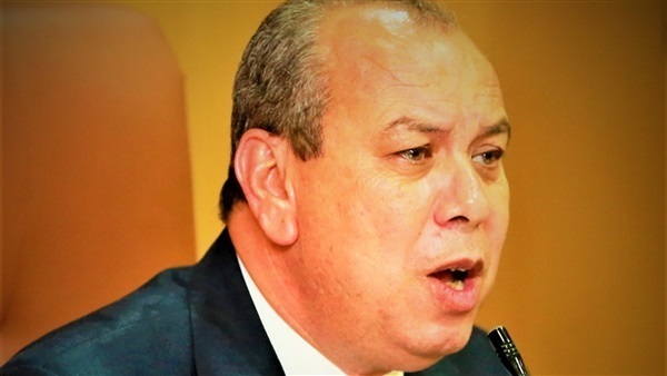 الدكتور إسماعيل عبد
