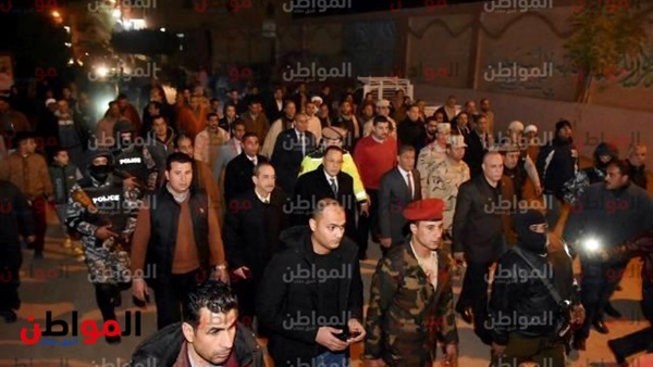 المحافظ يتقدم الجنازة
