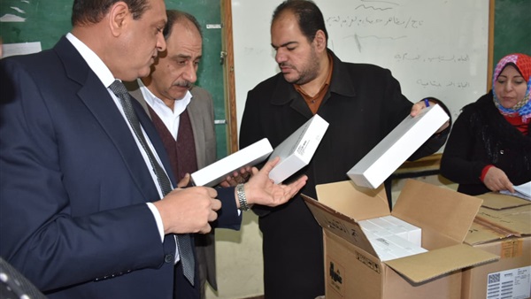 توزيع التابلت التعليمي