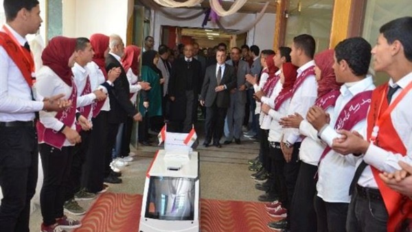 افتتاح معرض لمنتجات