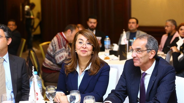 غادة والى