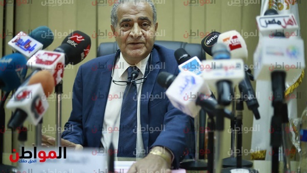 وزير التموين يستعرض