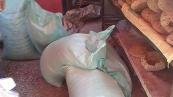 لحوم ومواد غذائية