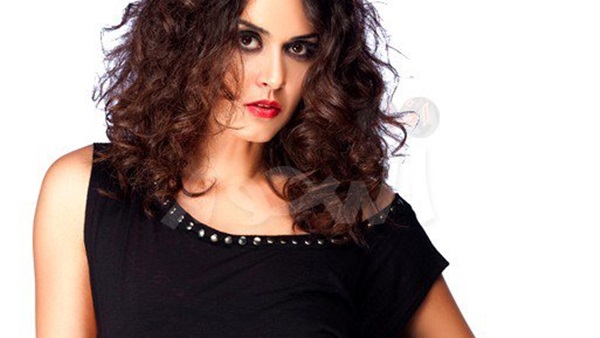 الفنانة رشا المهدي